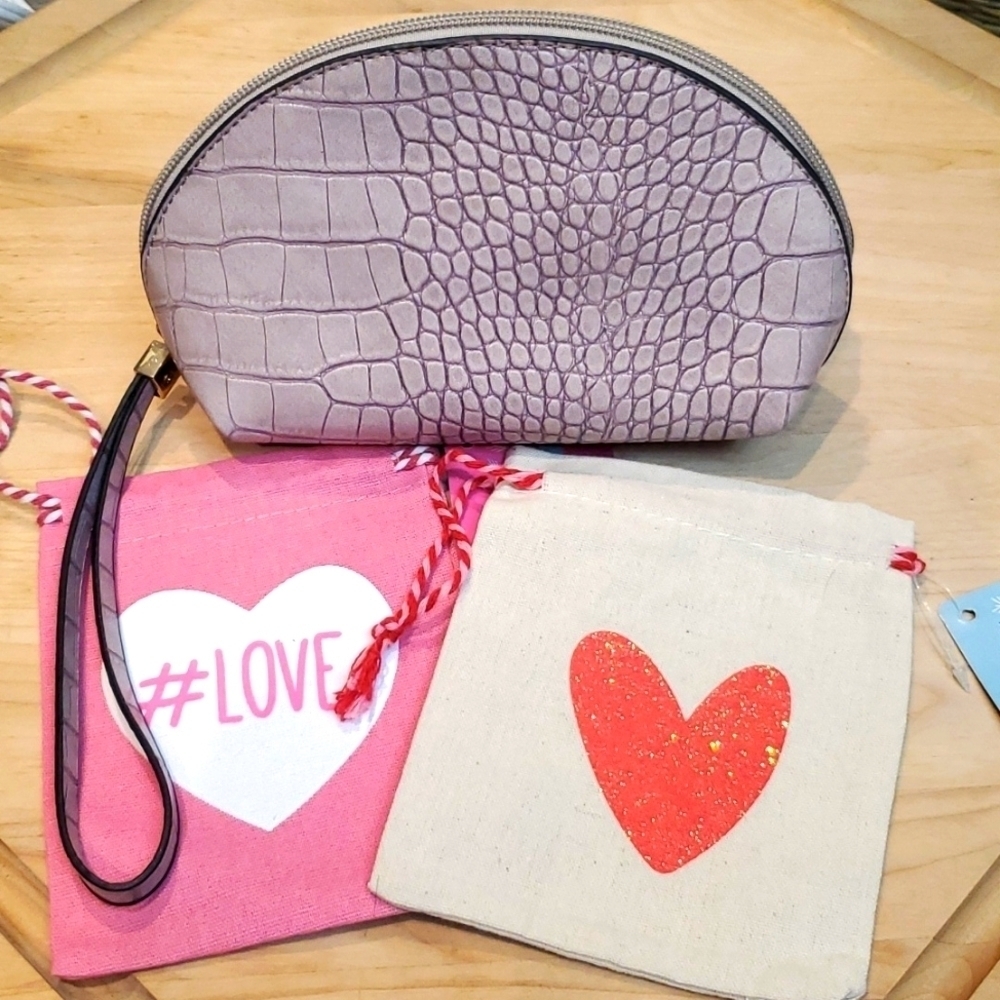 🌀 NWT SET OF THREE ADORNED BAGS